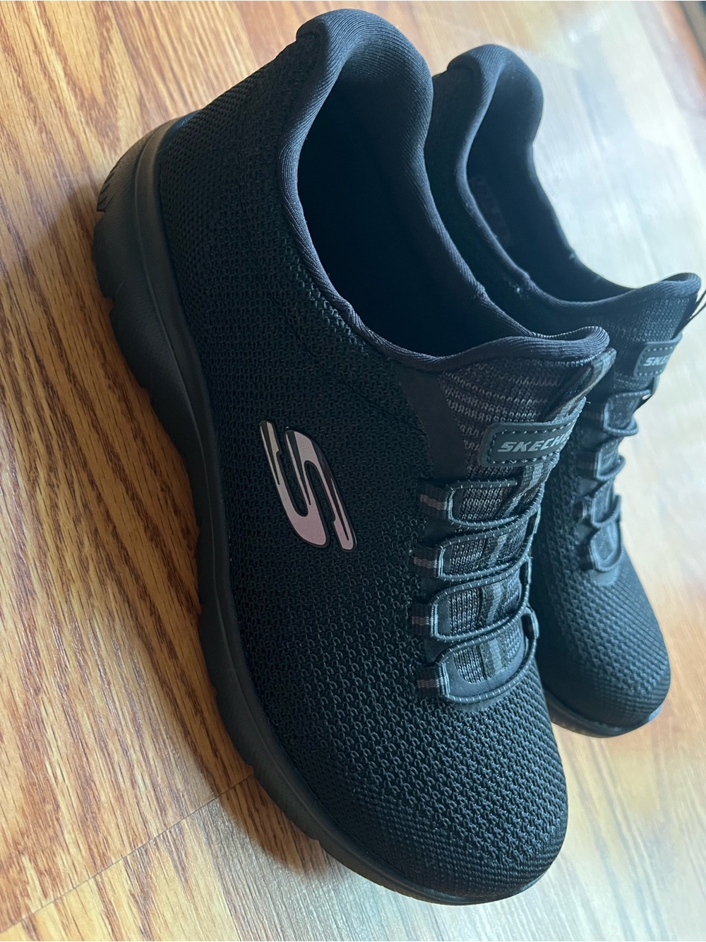 Sketchers Slip On Memory Foam Sneakers - Picture 3 of 6